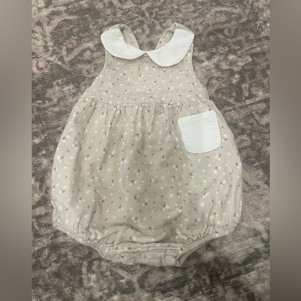 Adorable Cream Baby BubbleRomper with White Accents and Peter Pan collar 6-12M